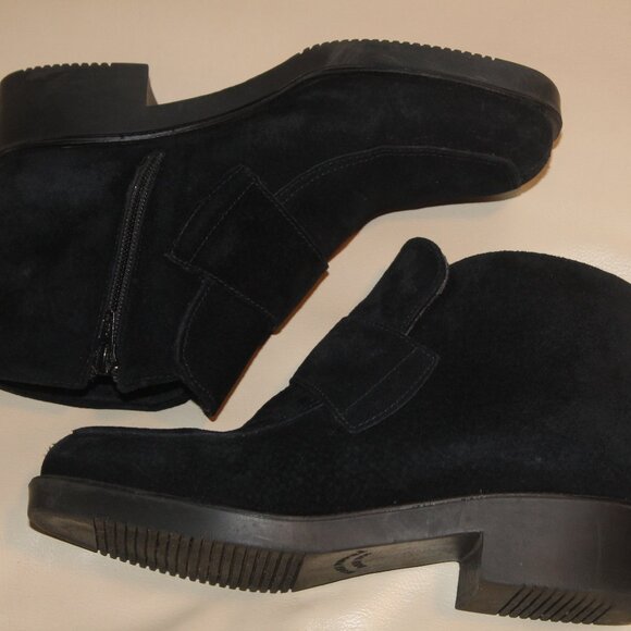 Hush Puppies Black Suede Ankle Boots Waterproof VTG 1970’s Canada Womens 8M - Picture 1 of 7